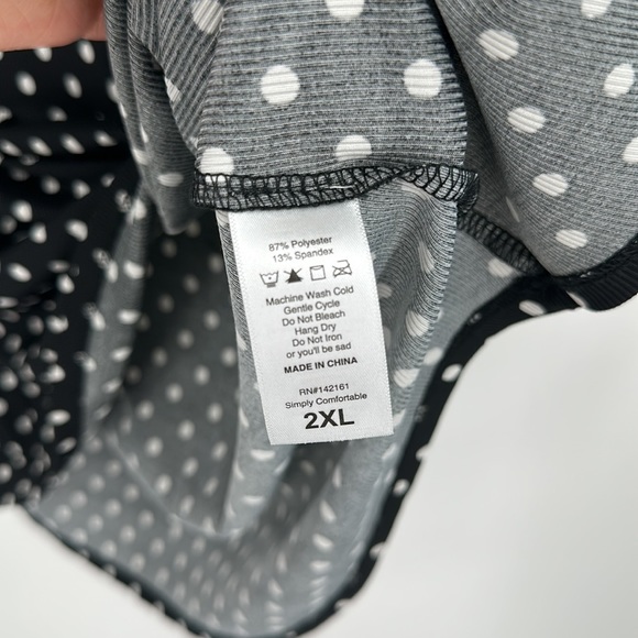 Lularoe Polka Dot Short Sleeve Shirt Size 2XL - Picture 6 of 7